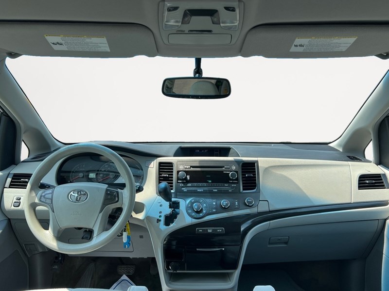 2012 Toyota Sienna 5dr V6 LE 8-Pass FWD