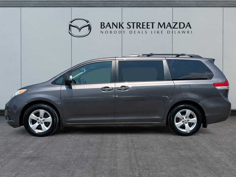 2012 Toyota Sienna 5dr V6 LE 8-Pass FWD