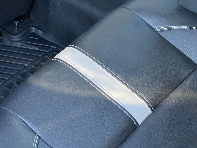 2025 Toyota Camry SE Hybrid - One Owner - Clean CarFax