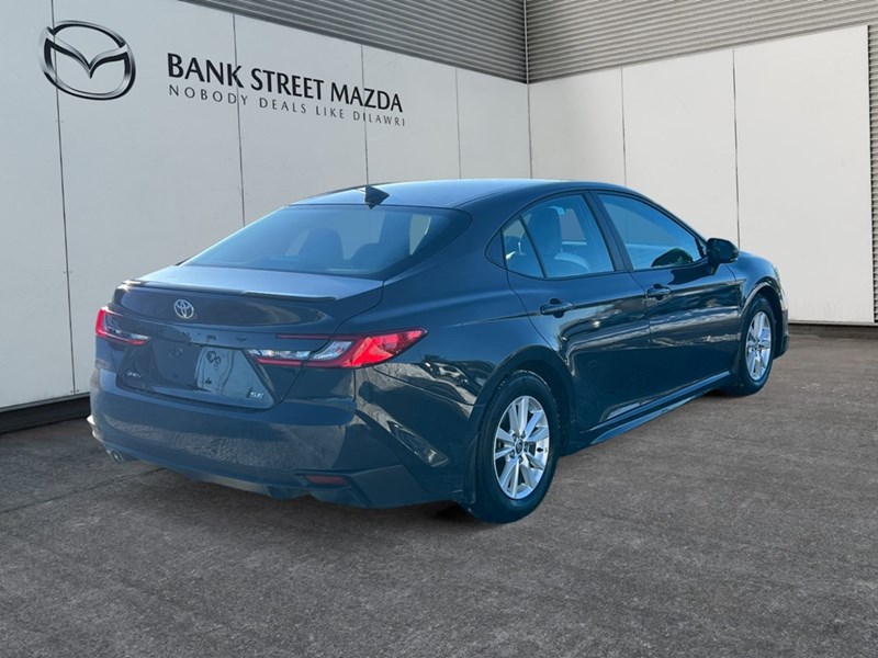 2025 Toyota Camry SE Hybrid - One Owner - Clean CarFax