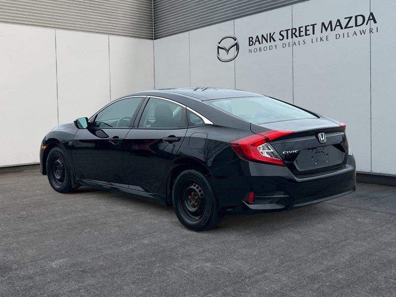 2017 Honda Civic 4dr CVT LX
