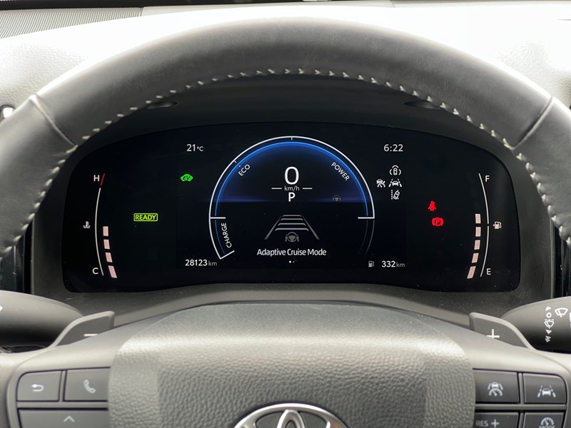 2025 Toyota Camry SE Hybrid - One Owner - Clean CarFax