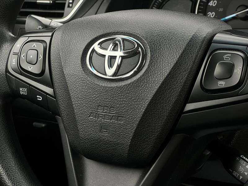 2015 Toyota Camry 4dr Sdn I4 Auto XLE