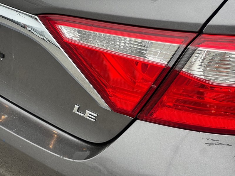 2015 Toyota Camry 4dr Sdn I4 Auto XLE