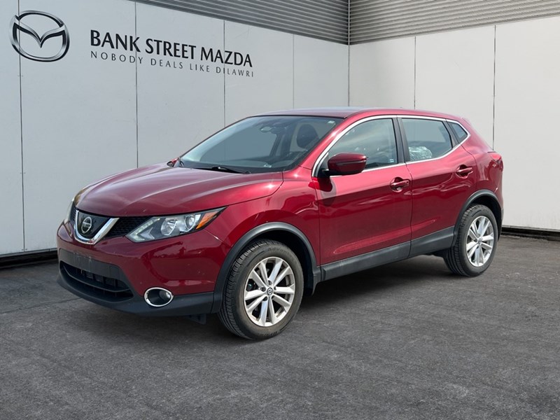 2019 Nissan Qashqai FWD SV CVT - Clean Carfax