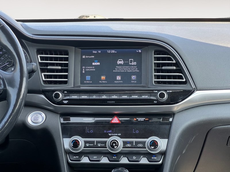 2019 Hyundai Elantra Luxury Auto