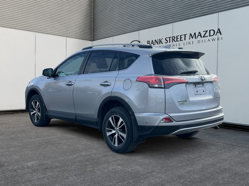 2018 Toyota RAV4 AWD XLE
