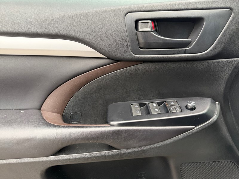 2016 Toyota Highlander Hybrid AWD 4dr LE