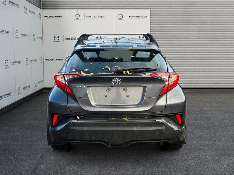 2021 Toyota C-HR XLE Premium FWD