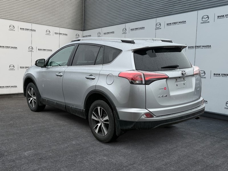 2018 Toyota RAV4 FWD LE