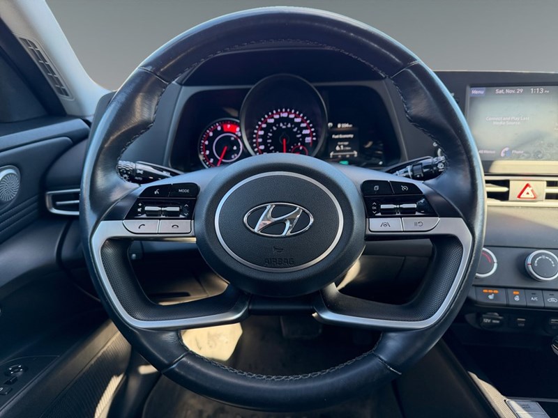 2022 Hyundai Elantra Preferred IVT
