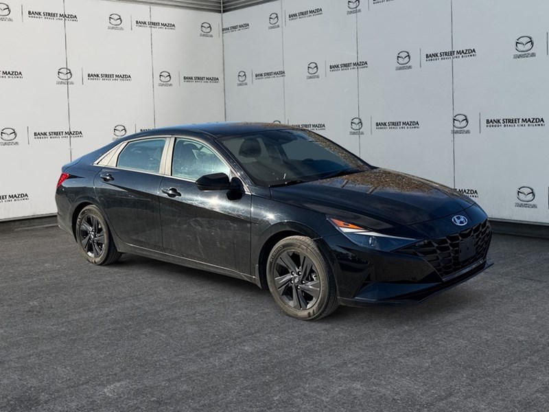 2022 Hyundai Elantra Preferred IVT