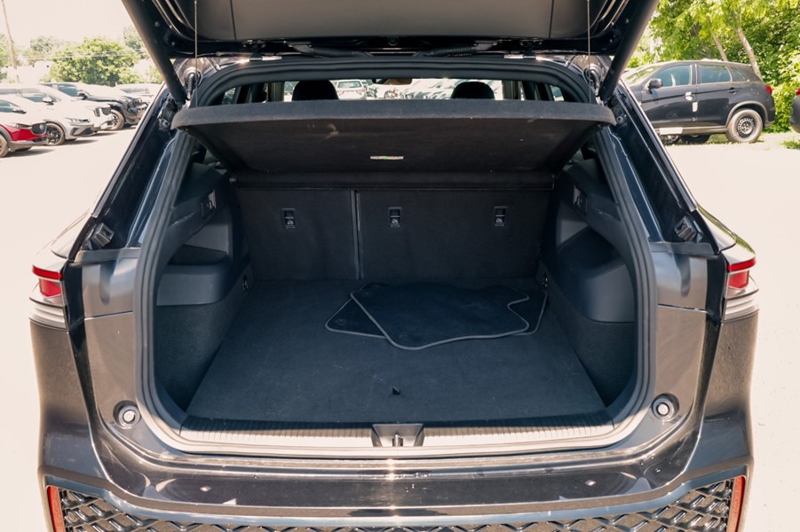 2025 Volkswagen Tiguan Highline R-Line 4MOTION