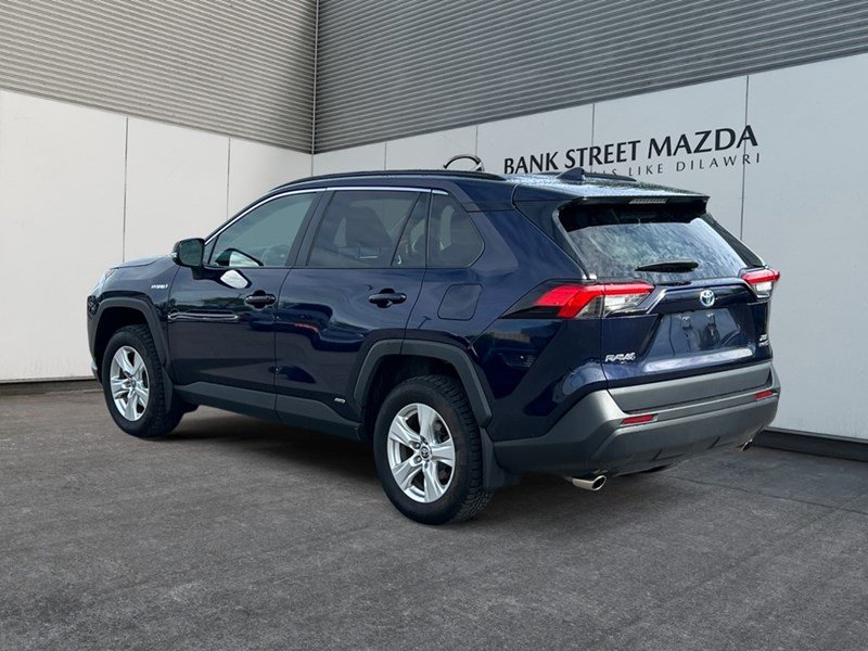 2021 Toyota RAV4 XLE HYBRID AWD