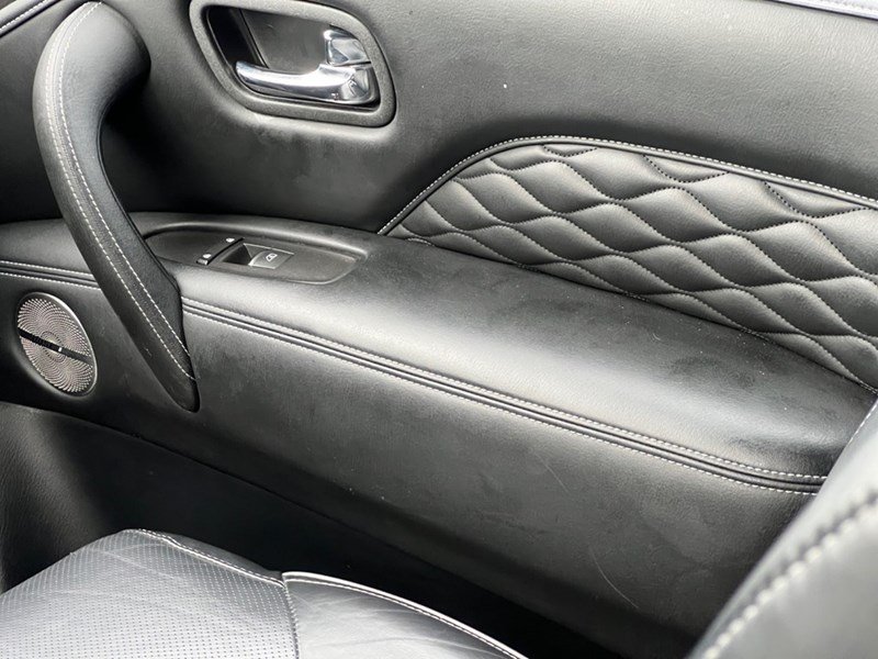 2021 INFINITI QX80 LUXE 7-Passenger