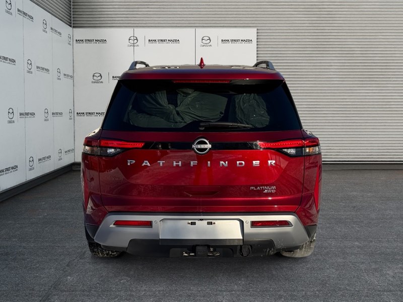 2023 Nissan Pathfinder Platinum 4WD