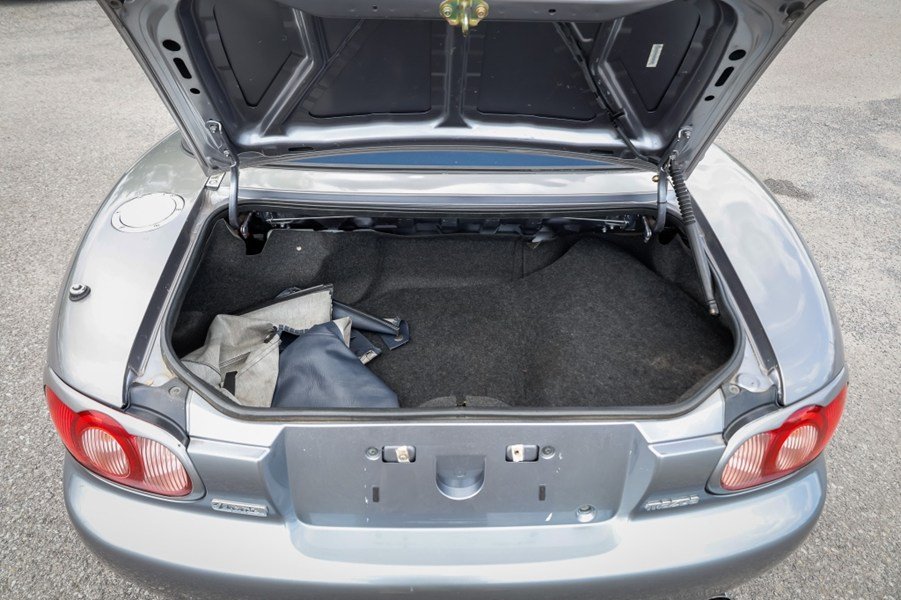 2003 Mazda MX-5 Miata Shinsen Edition - Inc. 2 Year / 40,000 KM Powertrain Warranty