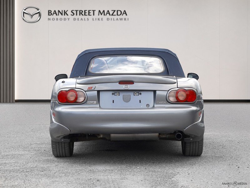 2003 Mazda MX-5 Miata Shinsen Edition - Inc. 2 Year / 40,000 KM Powertrain Warranty