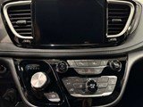 2027 Chrysler Pacifica Select image 1