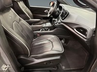 2025 Chrysler Pacifica Limited FWD