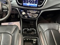 2025 Chrysler Pacifica Limited FWD