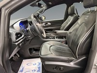 2025 Chrysler Pacifica Limited FWD