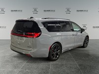 2025 Chrysler Pacifica Limited FWD