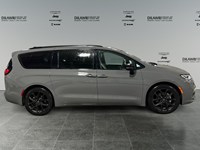2025 Chrysler Pacifica Limited FWD