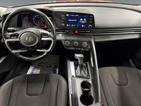 2022 Hyundai Elantra Preferred IVT