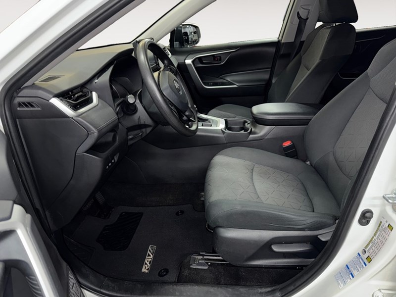 2021 Toyota RAV4 LE AWD