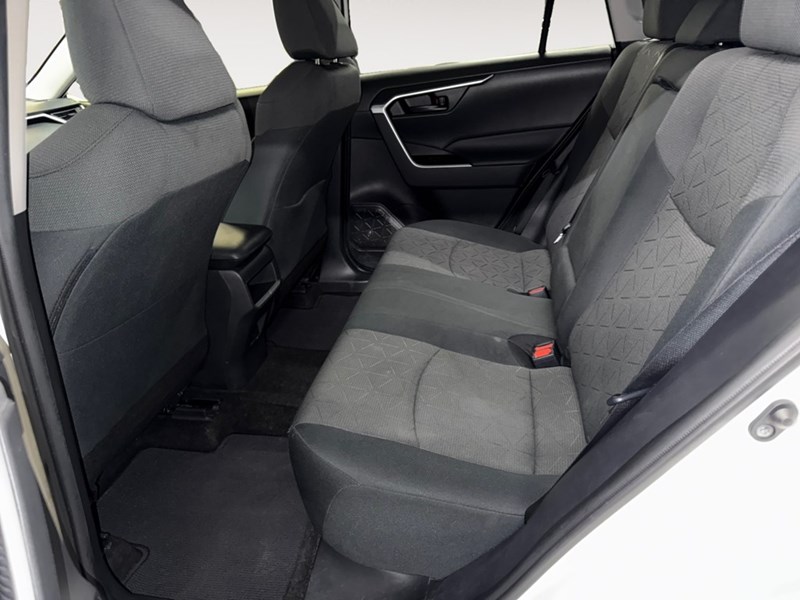 2021 Toyota RAV4 LE AWD