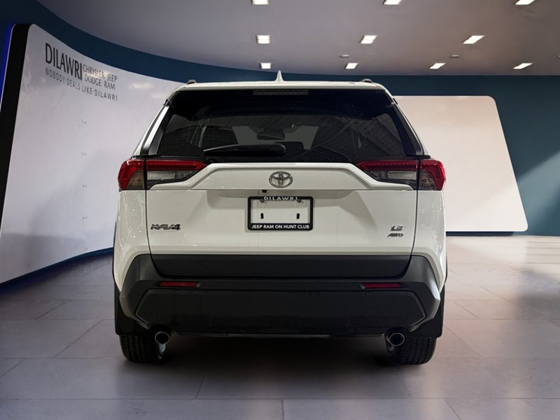 2021 Toyota RAV4 LE AWD