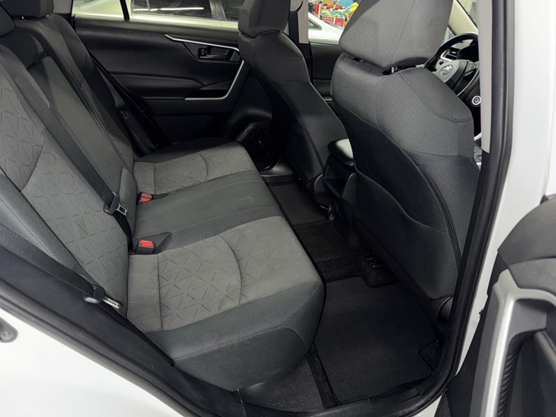 2021 Toyota RAV4 LE AWD