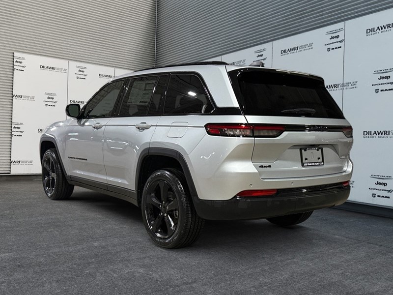 2024 Jeep Grand Cherokee Laredo 4x4