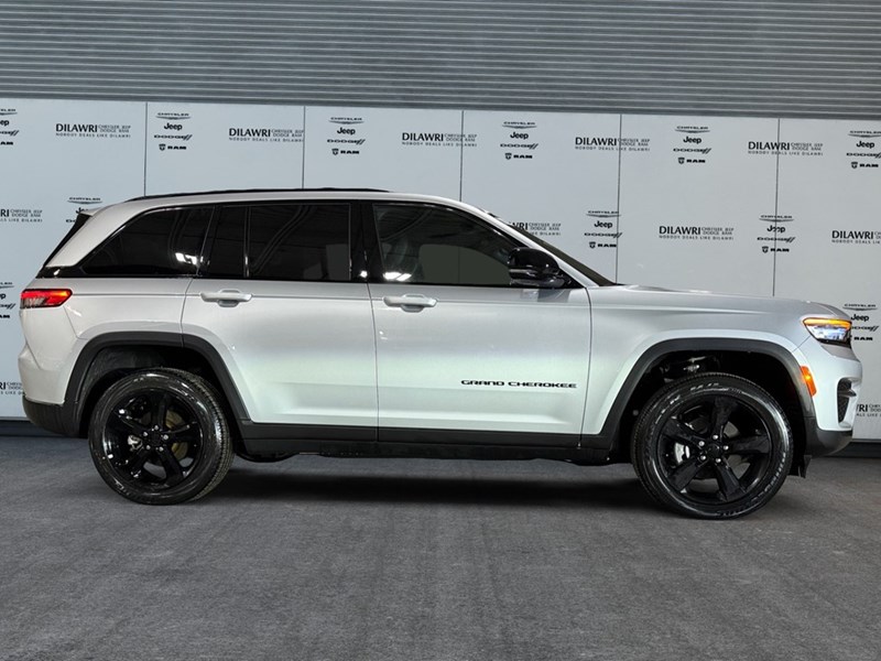 2024 Jeep Grand Cherokee Laredo 4x4