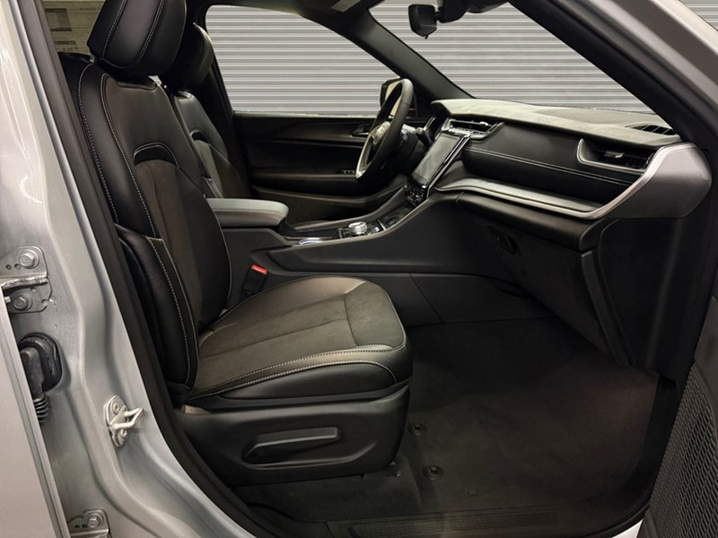 2024 Jeep Grand Cherokee Laredo 4x4