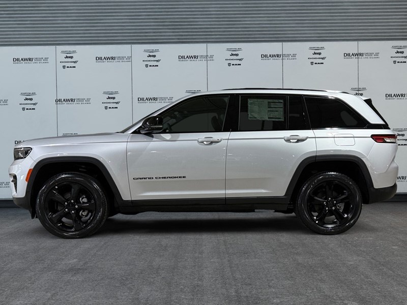 2024 Jeep Grand Cherokee Laredo 4x4