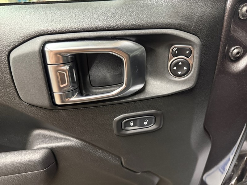 2025 Jeep Wrangler Willys 4 Door 4x4