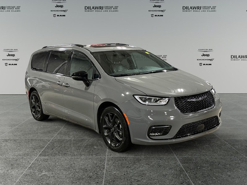 2025 Chrysler Pacifica Limited FWD