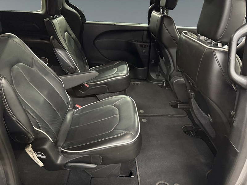 2025 Chrysler Pacifica Limited FWD