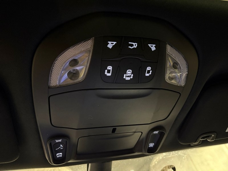 2025 Chrysler Pacifica Limited FWD