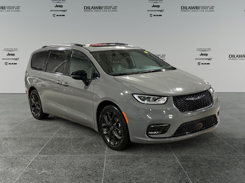 2025 Chrysler Pacifica Limited FWD