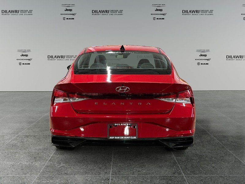2022 Hyundai Elantra Preferred IVT