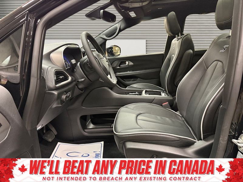 2027 Chrysler Pacifica Limited AWD