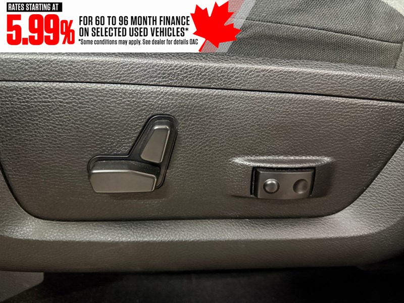 2022 RAM 1500 Classic Express 4x4 Crew Cab 5'7" Box