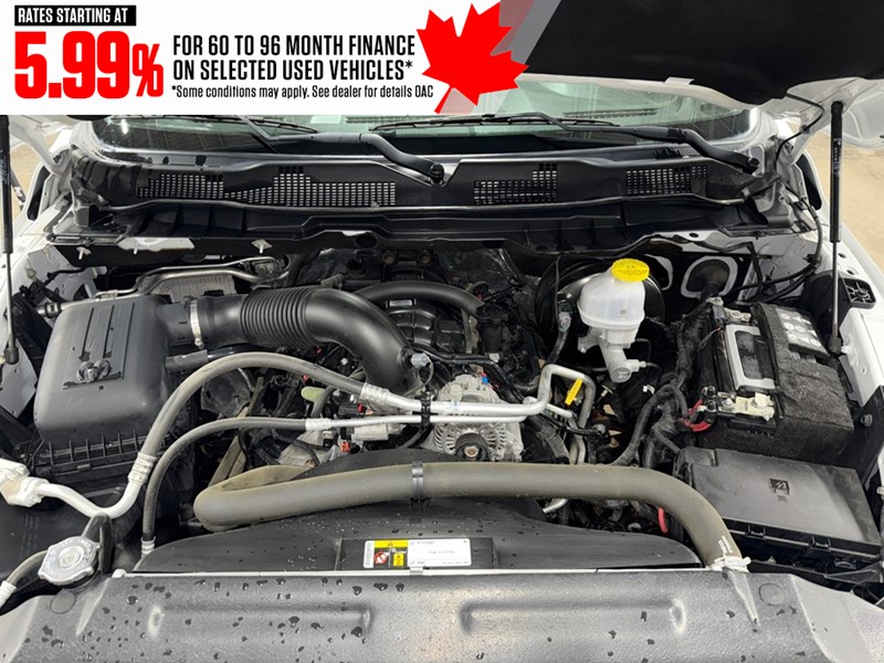 2022 RAM 1500 Classic Express 4x4 Crew Cab 5'7" Box