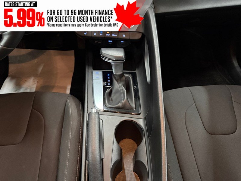 2024 Hyundai Elantra Preferred IVT