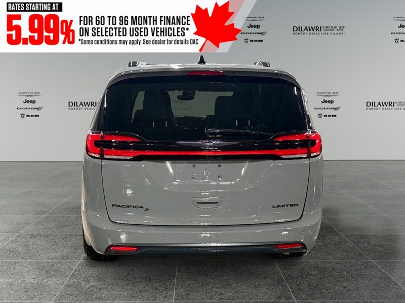 2025 Chrysler Pacifica Limited FWD