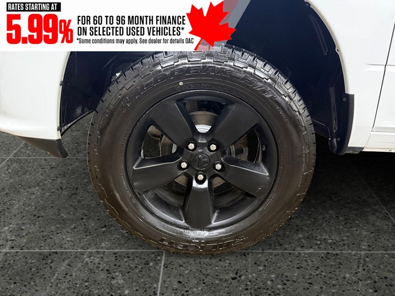 2022 RAM 1500 Classic Express 4x4 Crew Cab 5'7" Box