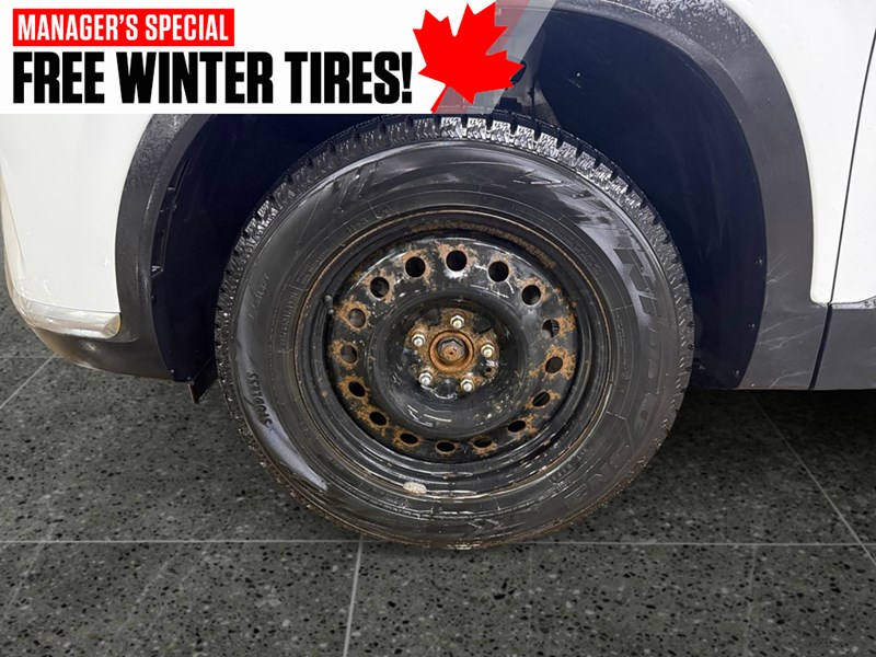 2023 Hyundai Santa Fe Preferred AWD WITH TWO SETS OF TIRES
